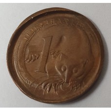 AUSTRALIA 1982 . ONE 1 CENT COIN . ERROR . MIS-STRIKE . PARTIAL BROCKAGE